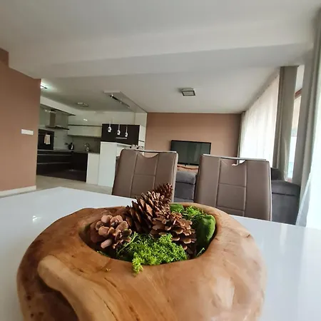 Panorama 41-c * 도노발리